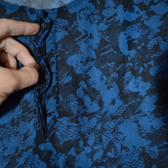 BANANA REPUBLIC Polyester Blue Black Floral Prints Buttons See-Through Blouse S - Picture 6 of 9